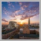 Foto van het Forum Groningen - Sfeervolle avondschemering